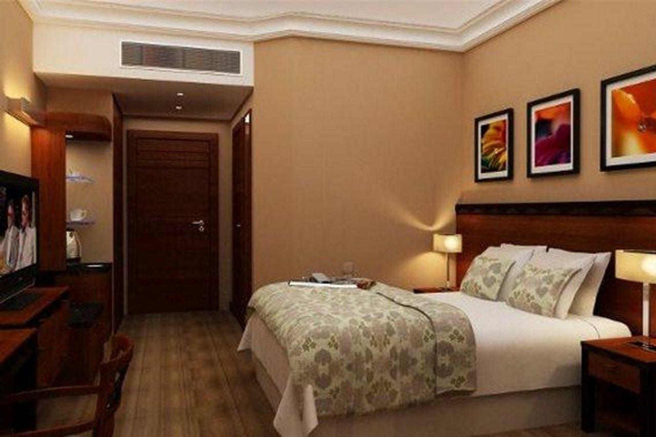 Jiyeh Marina Resort Hotel & Chalets Jieh Ngoại thất bức ảnh