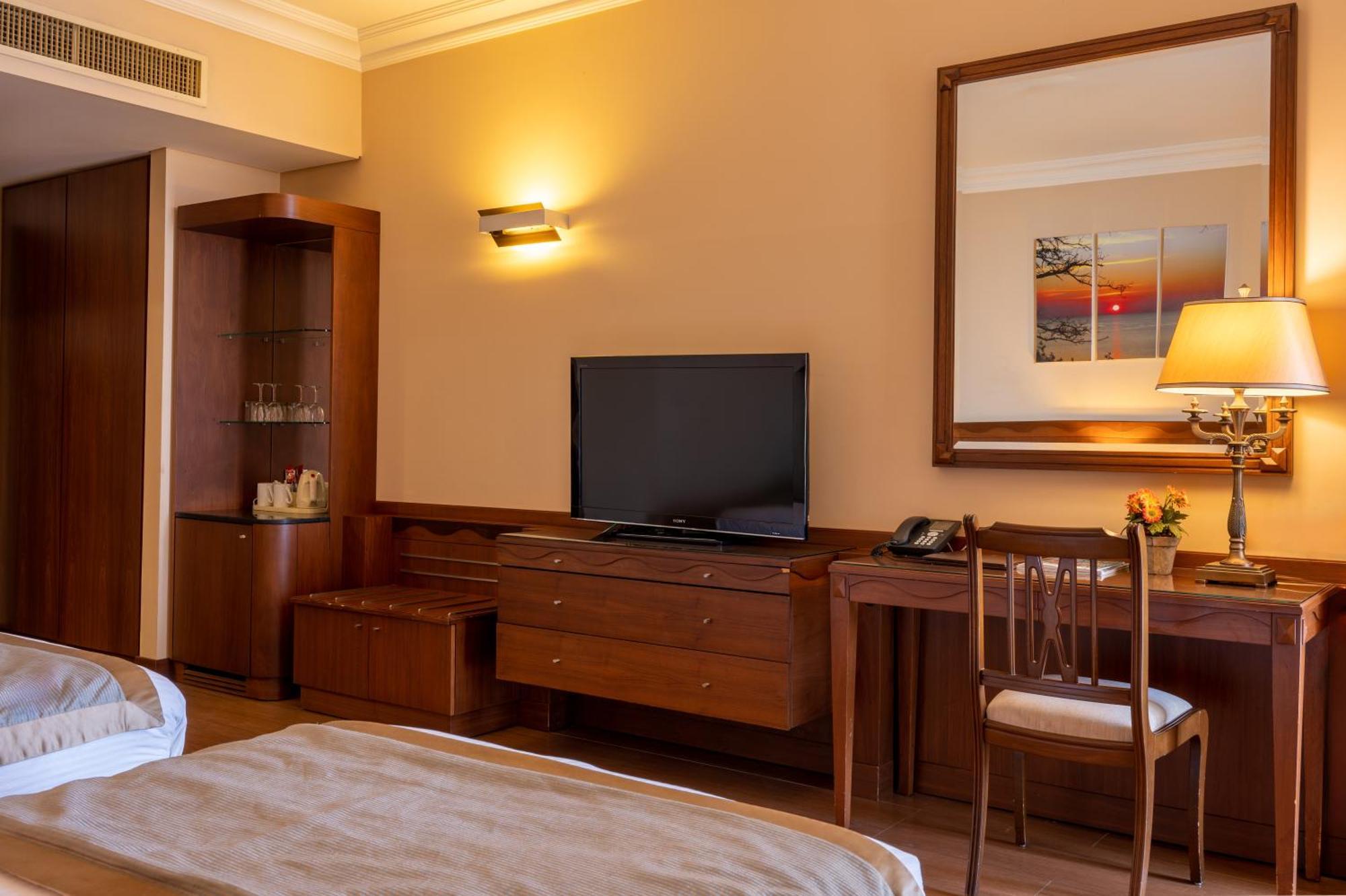 Jiyeh Marina Resort Hotel & Chalets Jieh Ngoại thất bức ảnh