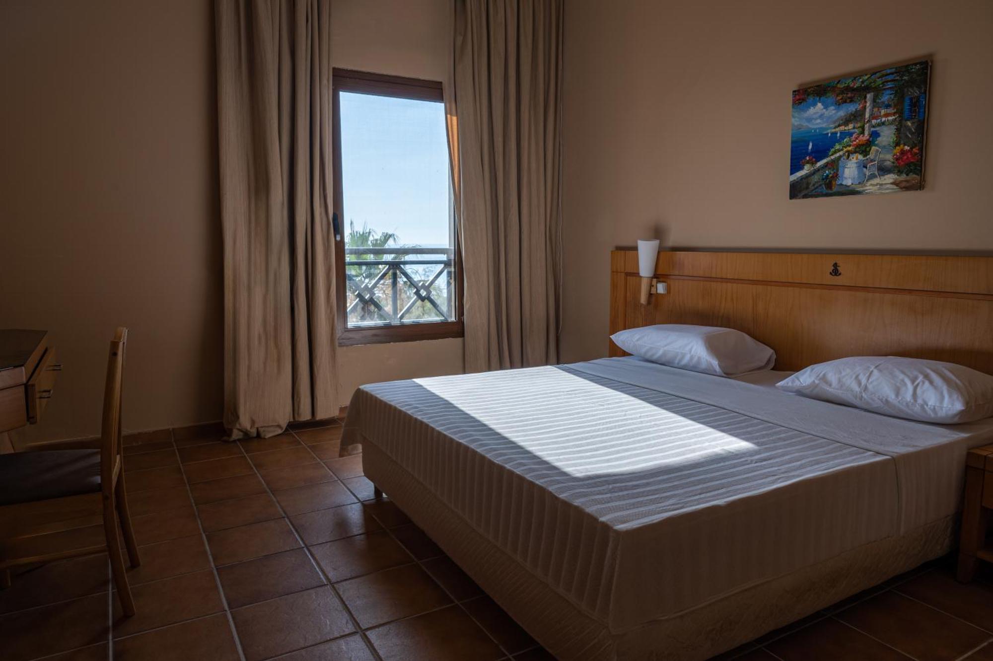 Jiyeh Marina Resort Hotel & Chalets Jieh Ngoại thất bức ảnh