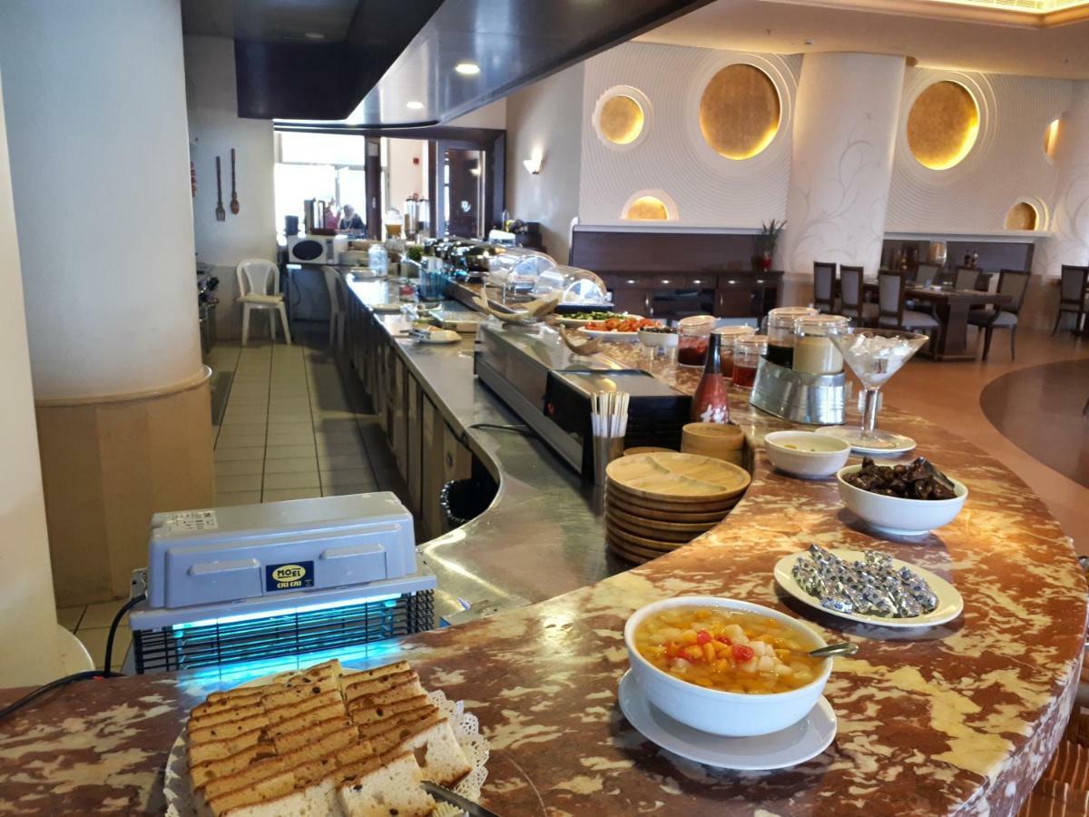 Jiyeh Marina Resort Hotel & Chalets Jieh Ngoại thất bức ảnh